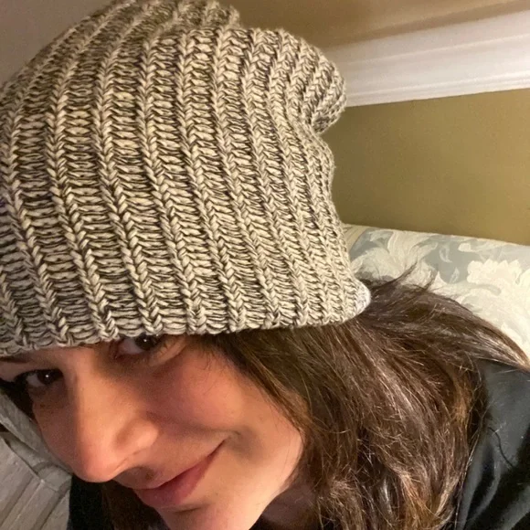 Love your melon ribbed blue and white beanie - Picture 6 of 7